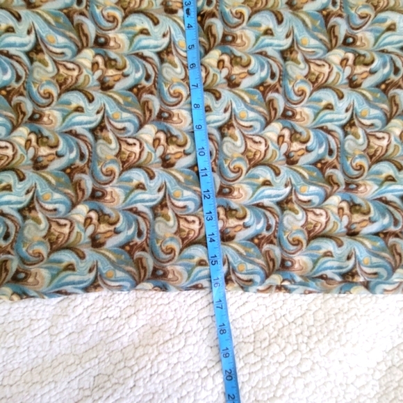 Cashmere Abstract Swirl Patterned Scarf size 16X70 - Picture 2 of 7